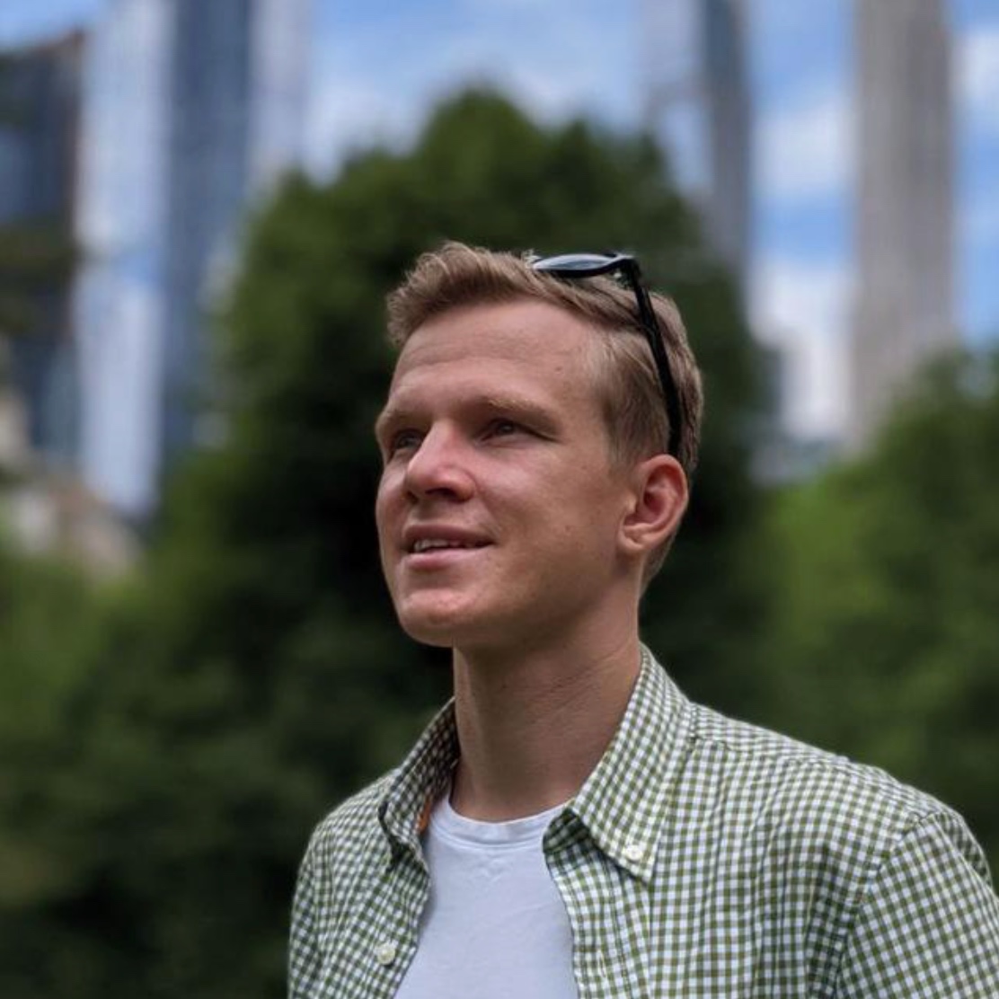 Денис Неклюдов